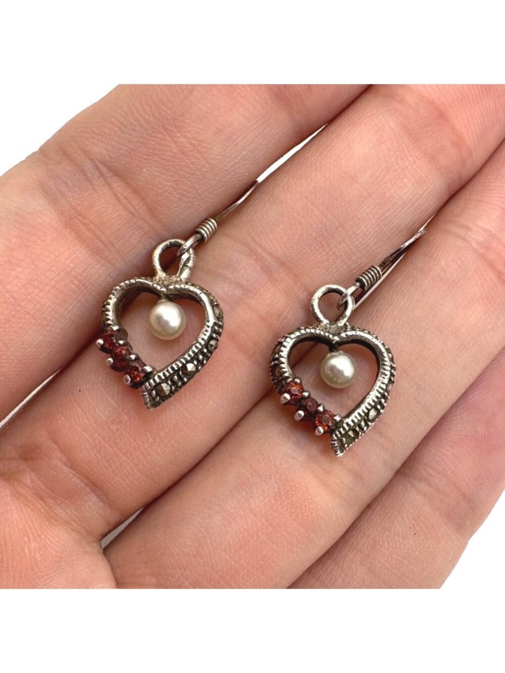 Pearl & Garnet Heart Shape Dangle Fashion Earrings Silver Tone Size 1" Length